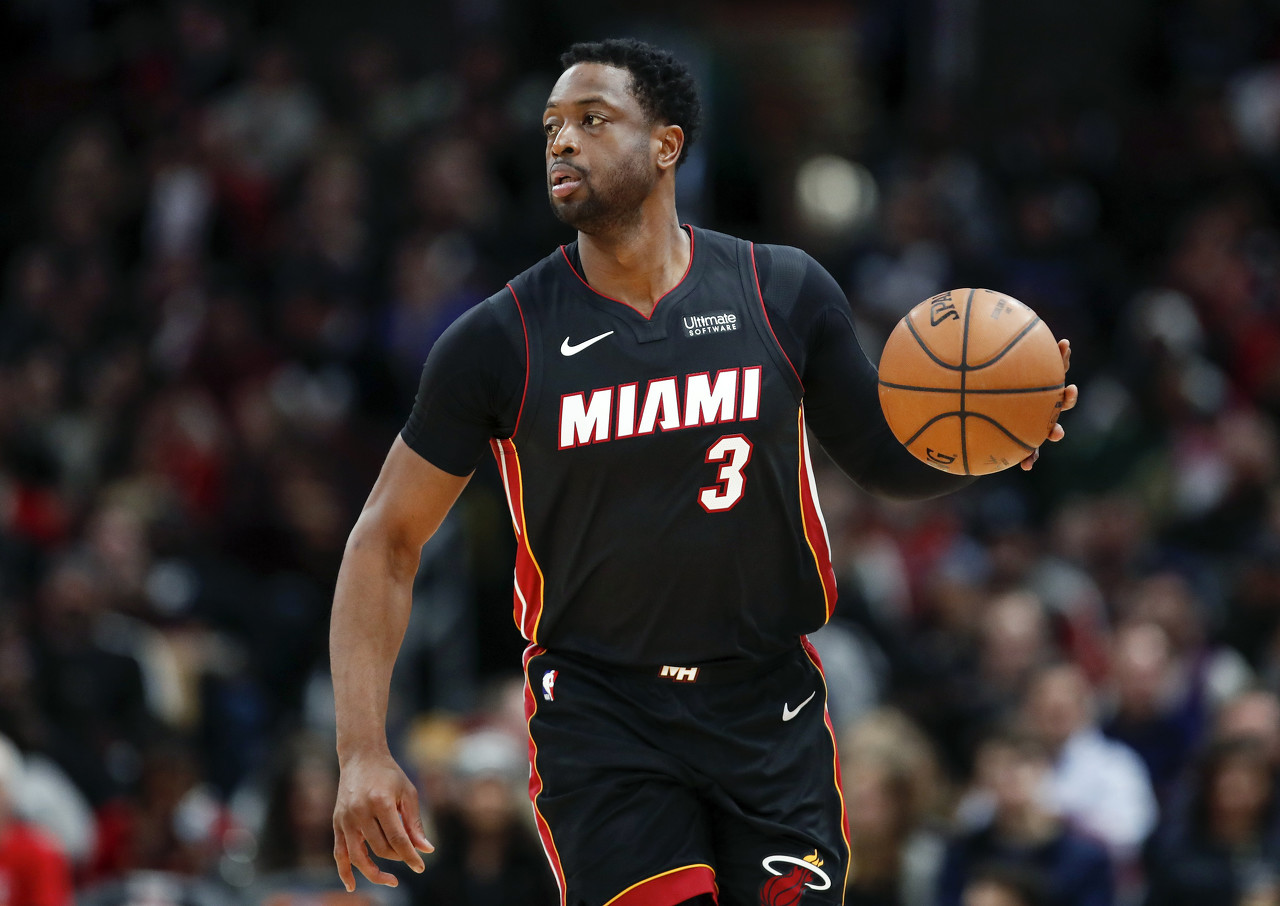 必一运动平台-2009年的今天：韦德30投17中&amp;罚球15中14 爆砍50分5板5助